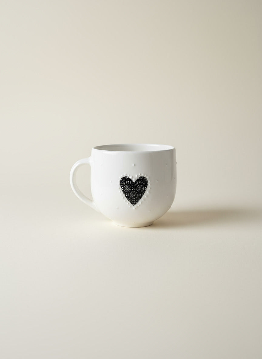 Black Heart Round Cup